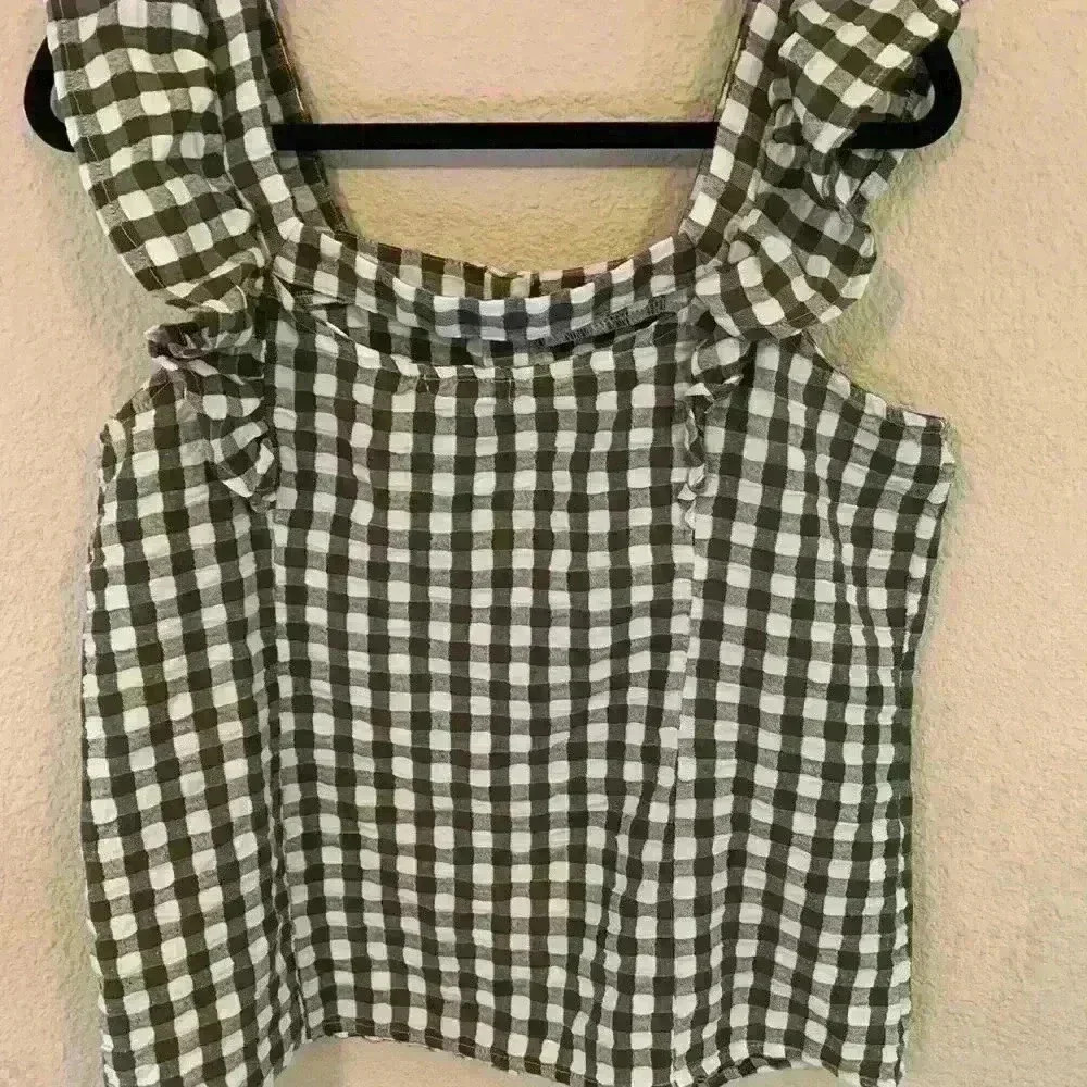 Square neck ruffle sleeve tank - Picture 5 of 9